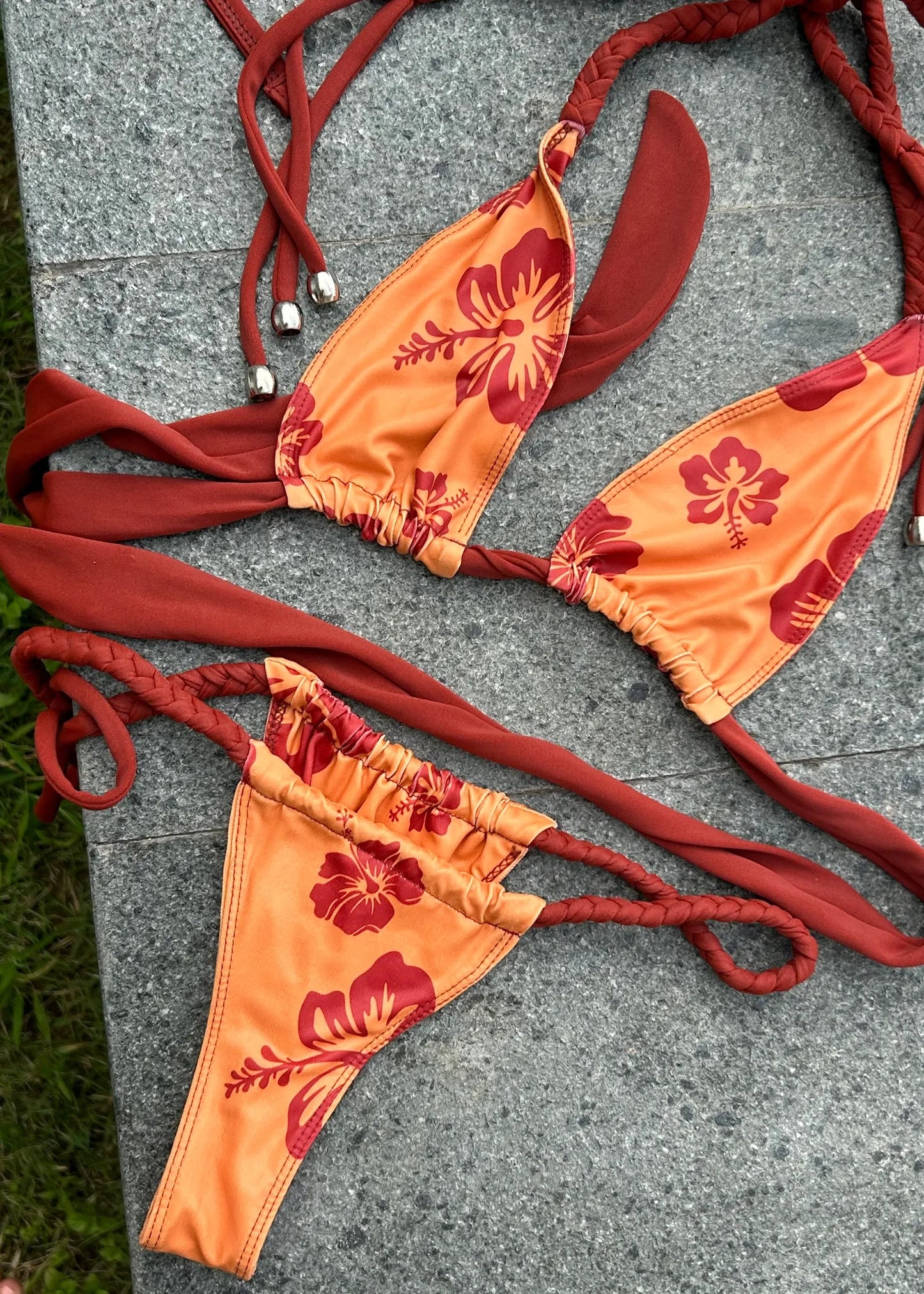 Hibiscus Heat - GIA Bottom